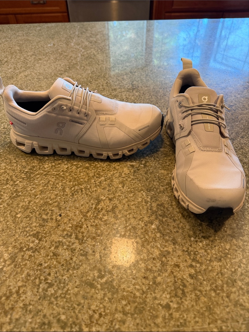 On Running Cloud women Lightweight White/ Dove Grey Running Shoes